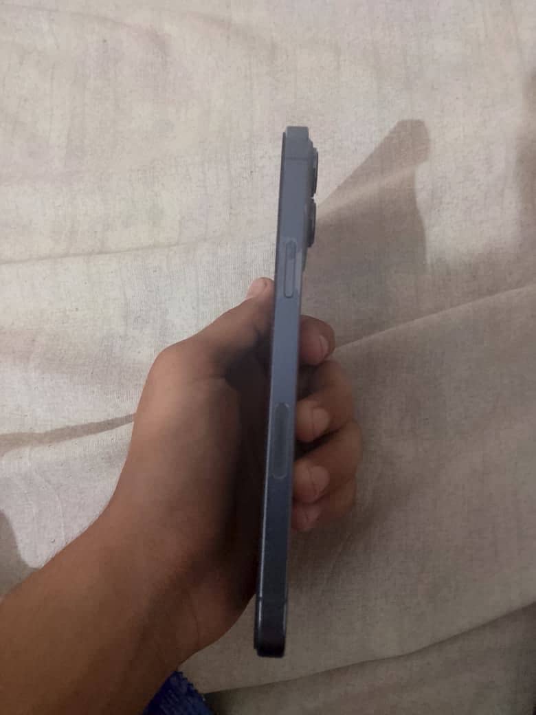 Apple iPhone 13 Pro Max 1