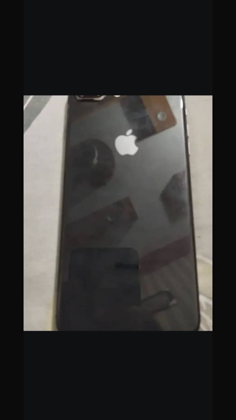 Apple iPhone 8 Plus 0