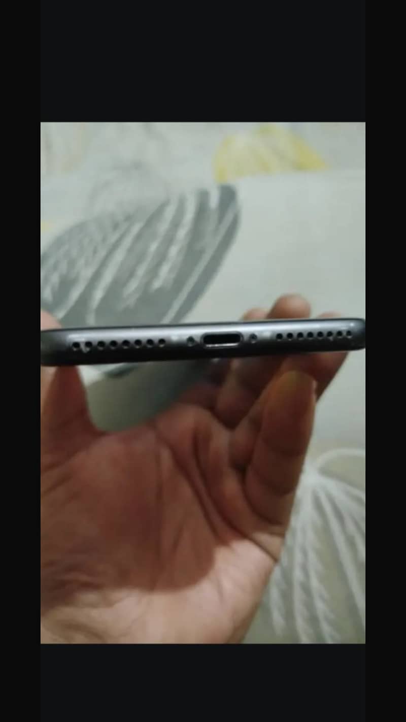 Apple iPhone 8 Plus 4