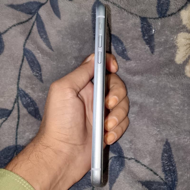 Apple iPhone 11 5