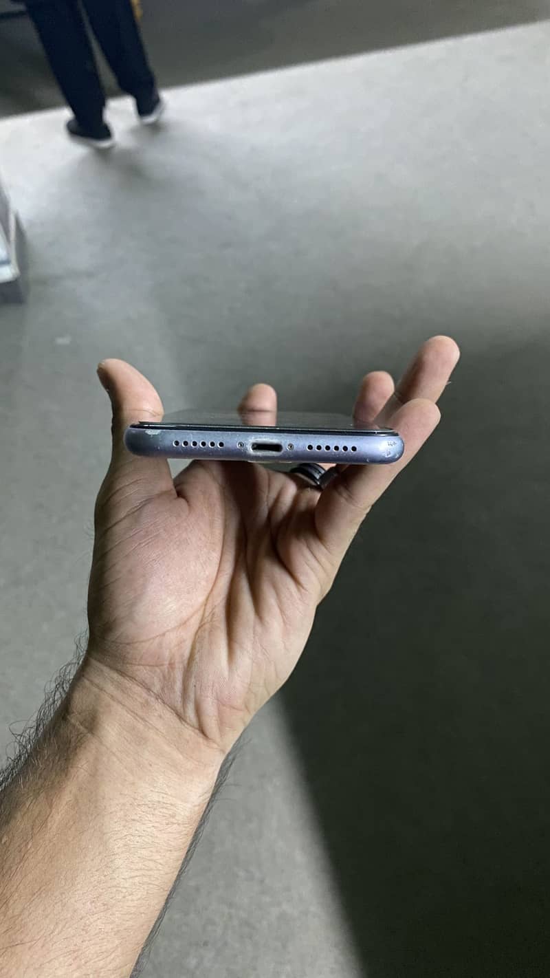 Apple iPhone 11 urgent sale 2