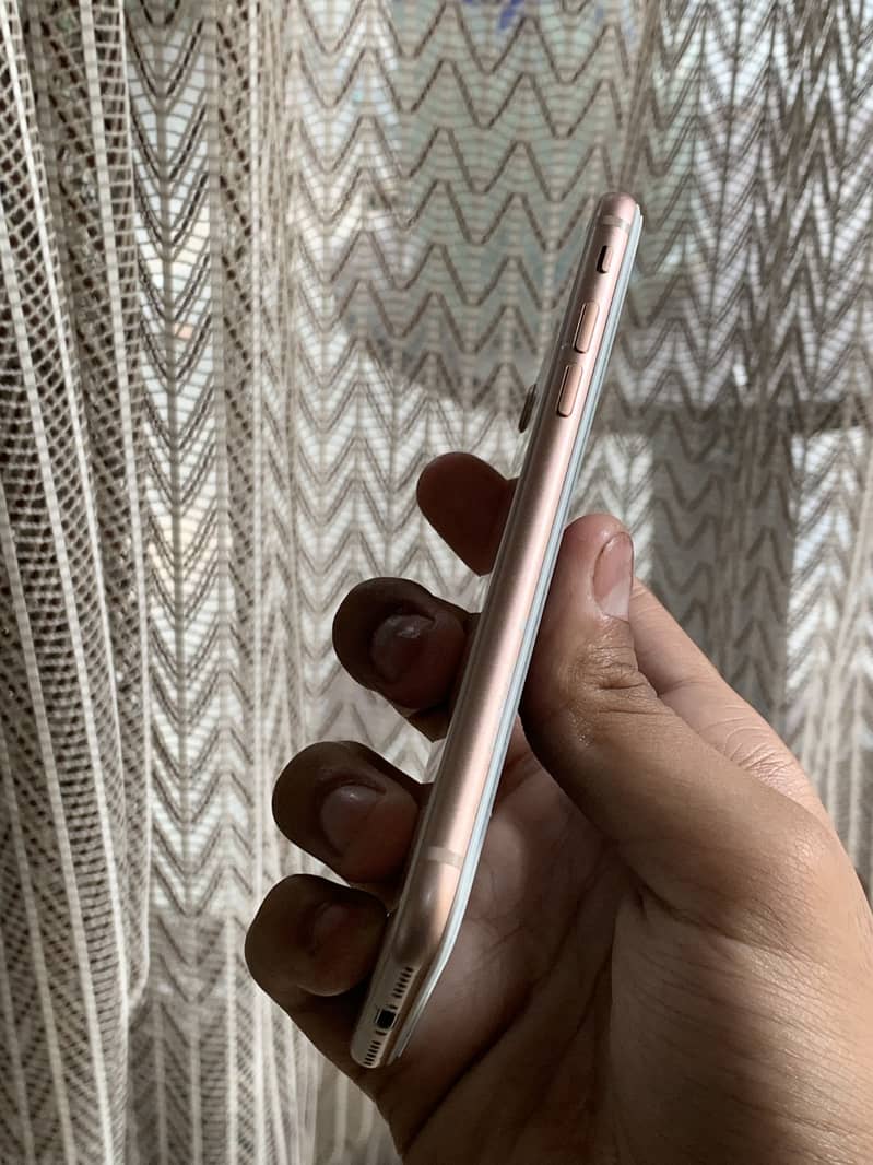 Apple iPhone 8 3