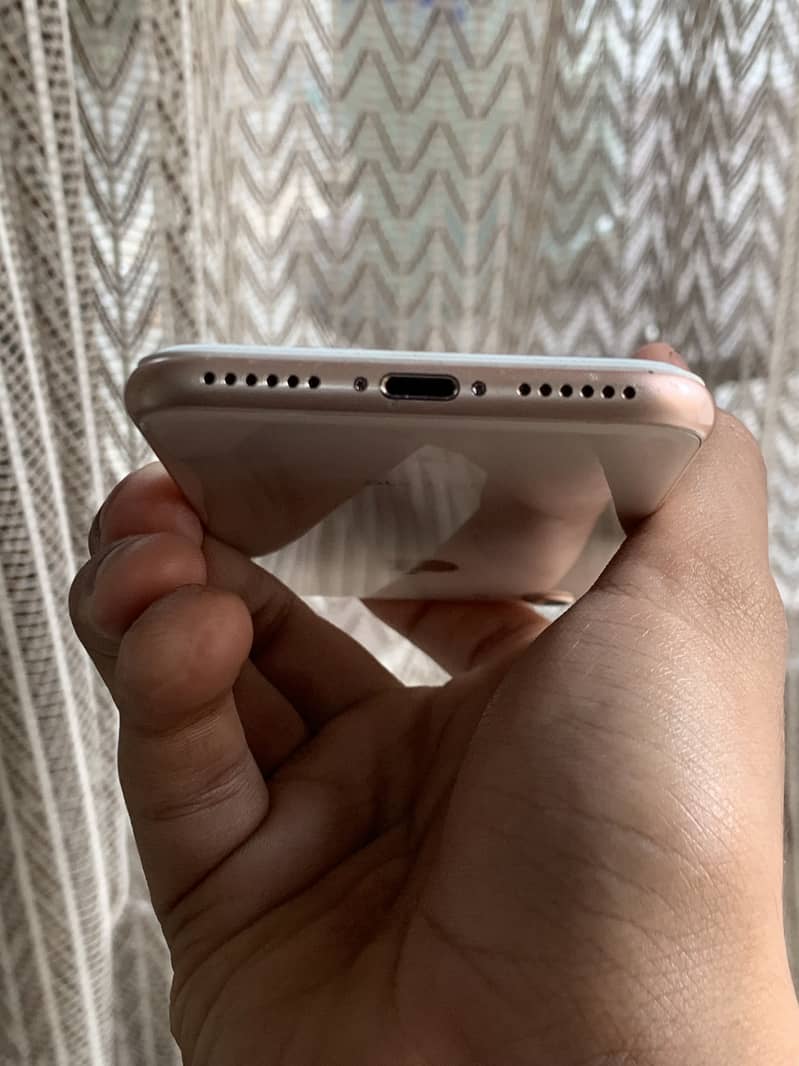 Apple iPhone 8 5