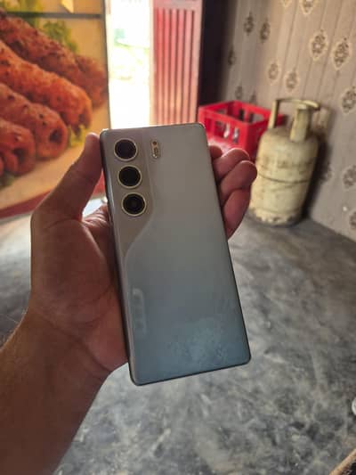 Tecno CAMON 40 Pro
