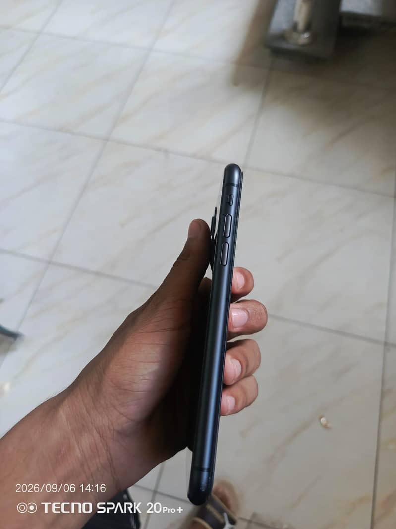 Apple iPhone 11 Non pata (MDM) 2