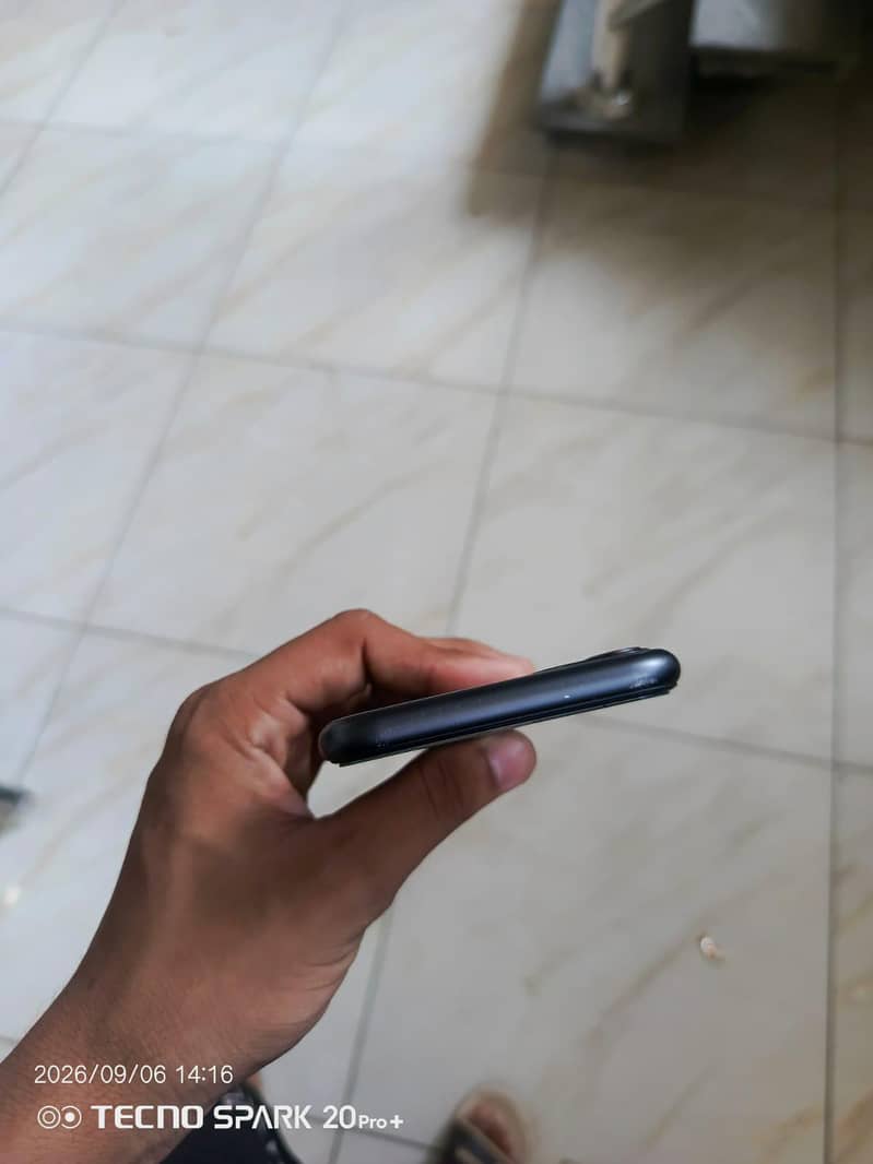 Apple iPhone 11 Non pata (MDM) 4