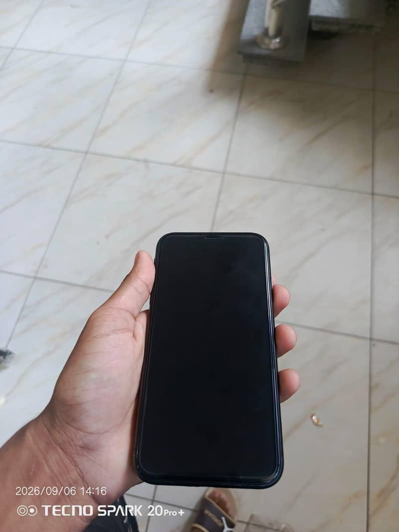 Apple iPhone 11 Non pata (MDM) 5