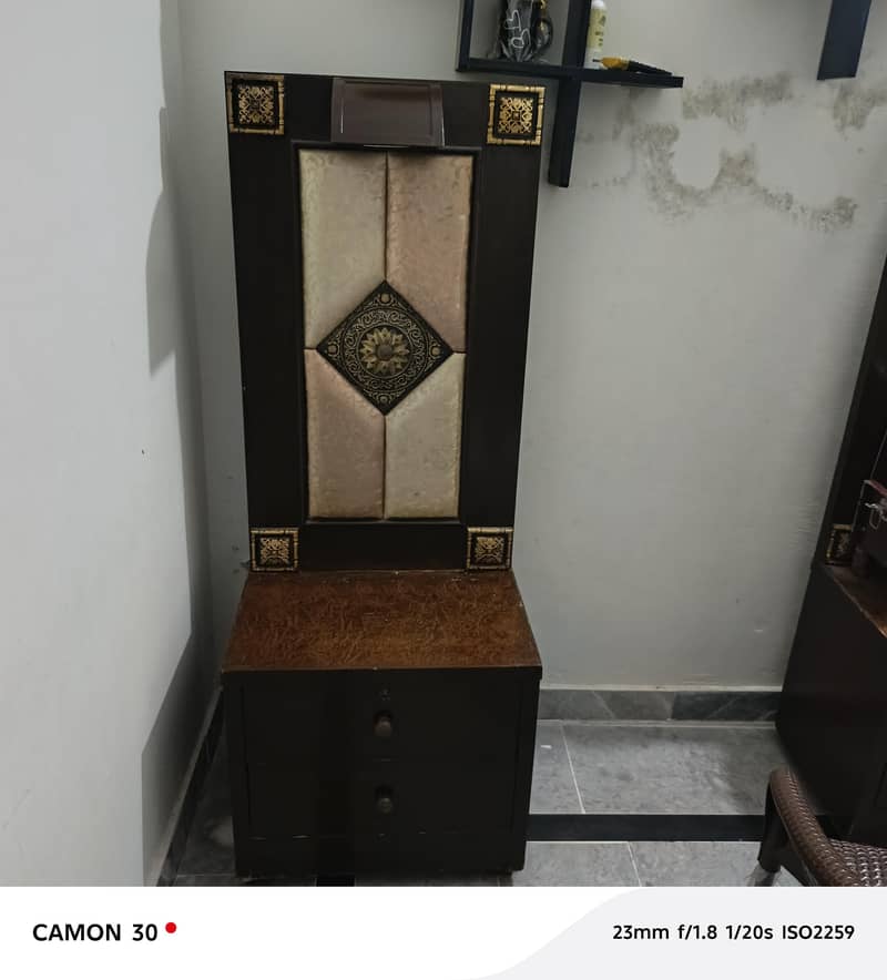bed side tables dressing 1
