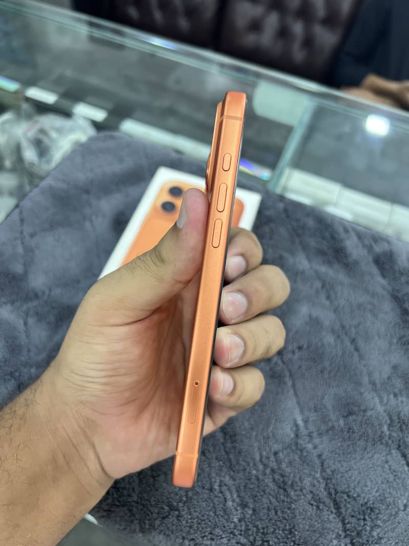 Apple iPhone 17 Pro Max 5