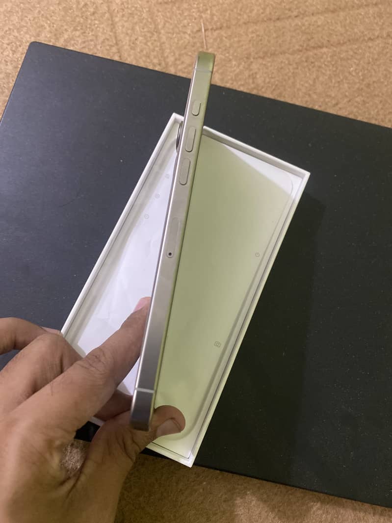 Apple iPhone 16 Pro Max 3