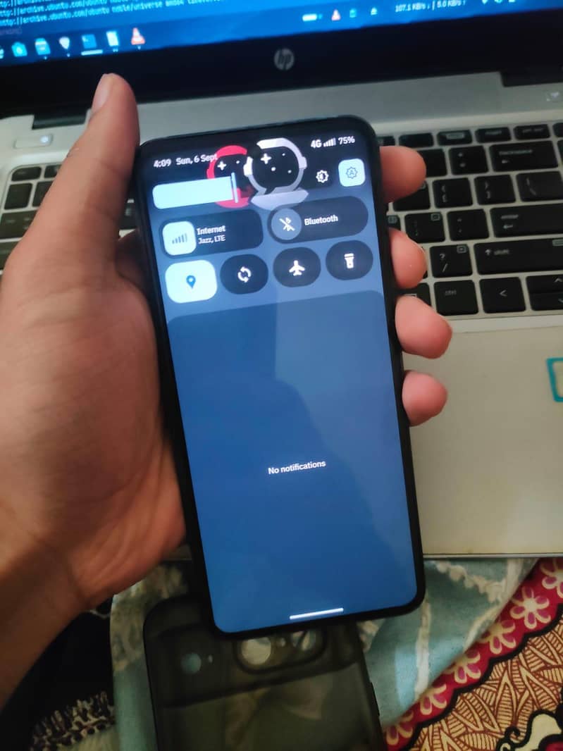 Google Pixel 8 4