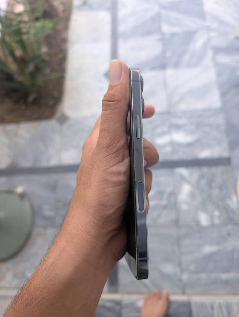 Apple iPhone 13 Pro Max 2