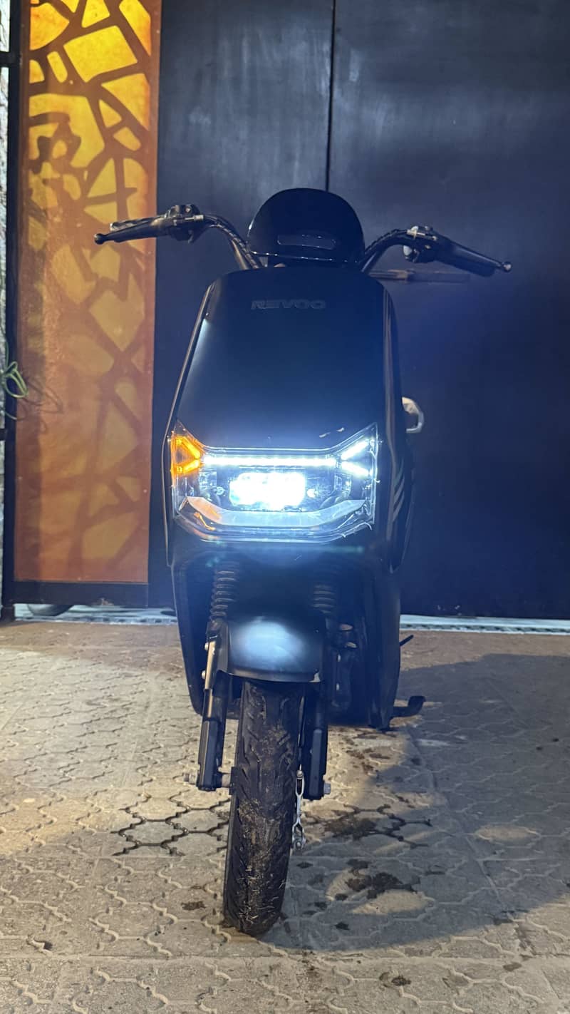 Revoo A10 4
