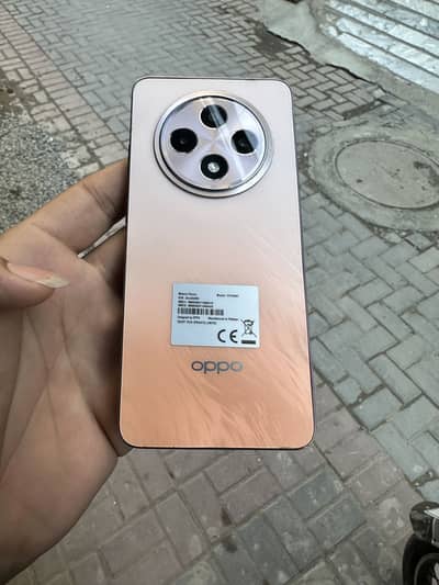 OPPO Reno12 F