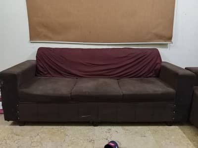 6 seater brown sofa set in good condition used less than 3 months