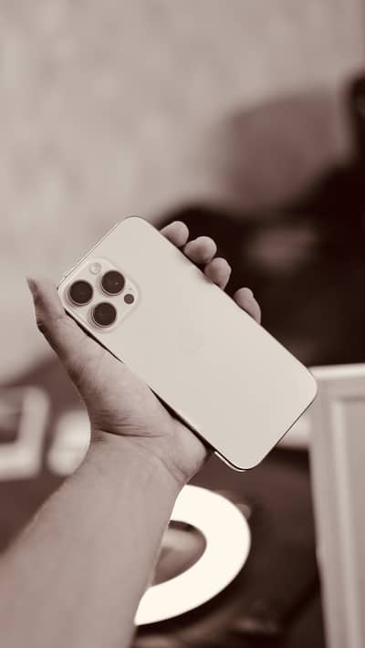 Apple iPhone 16 Pro Max