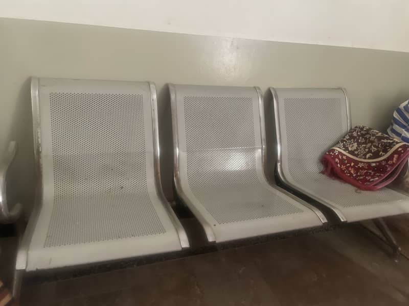 Chairs 0