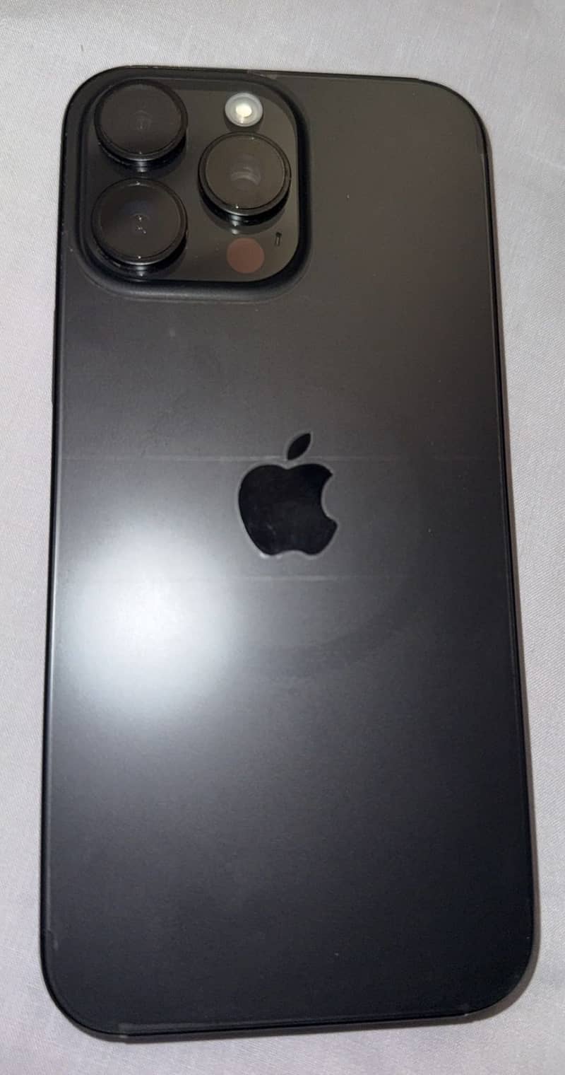 Apple iPhone 16 Pro Max 4