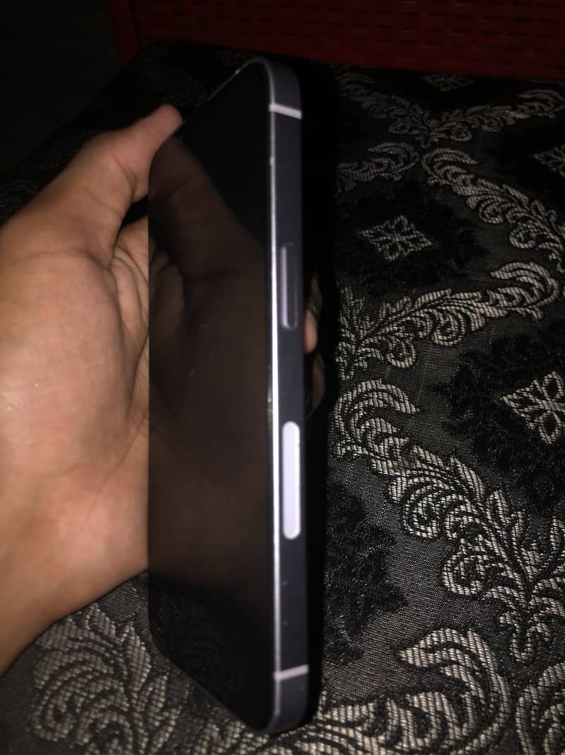 Apple iPhone 14 2