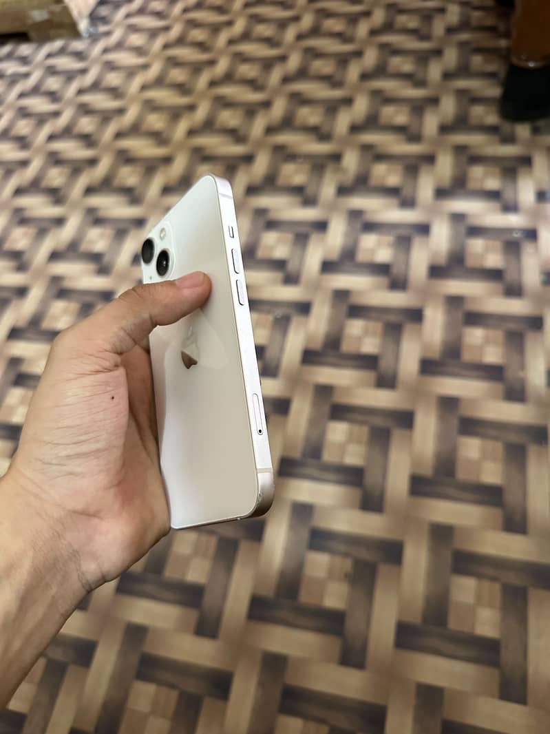 Apple iPhone 13 2