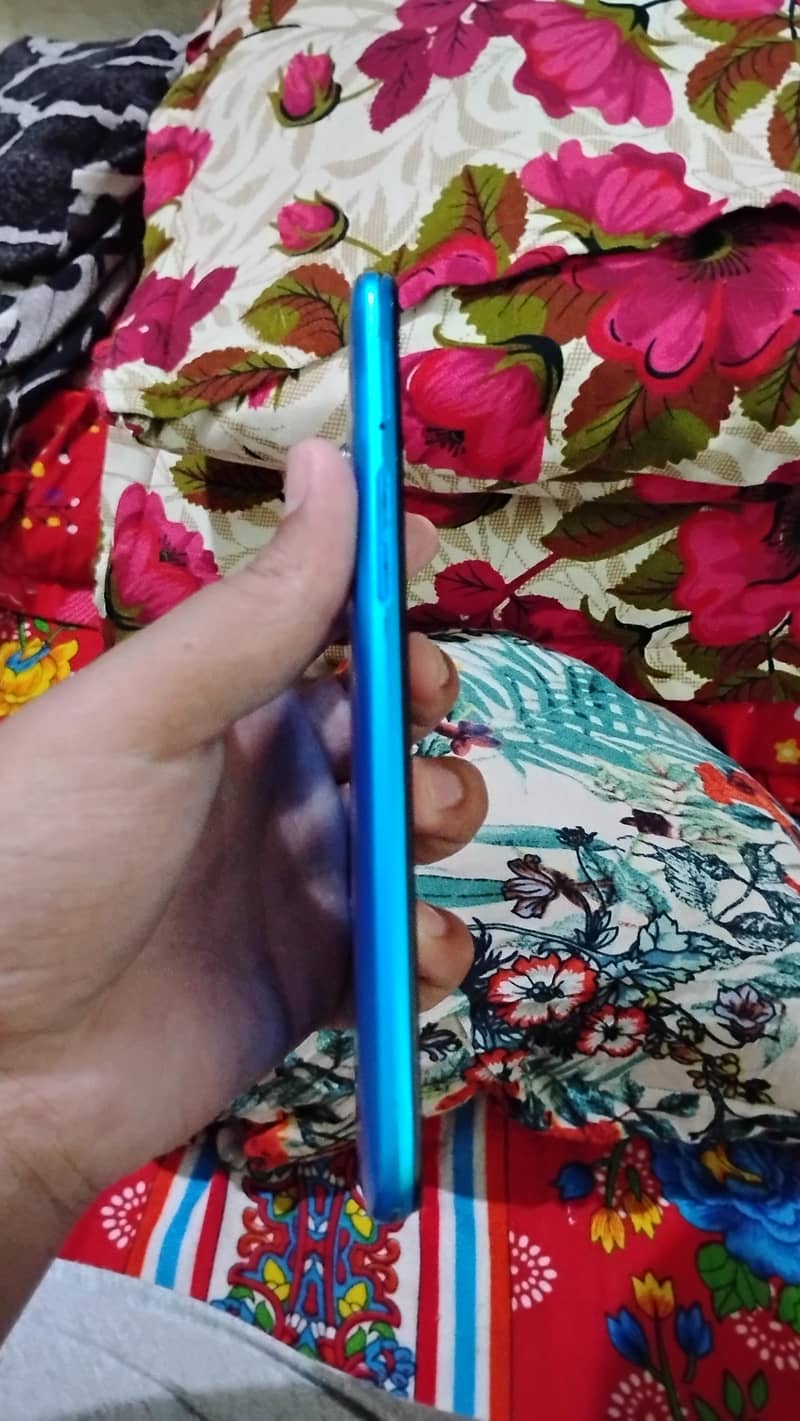 Realme C3 4