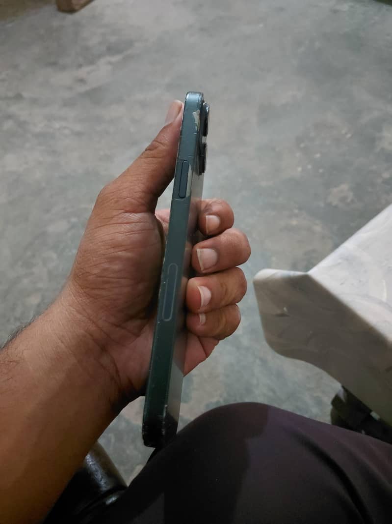 Apple iPhone 14 plus 4