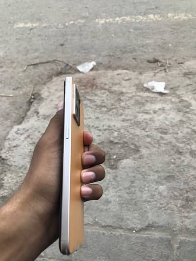 OPPO F21 Pro