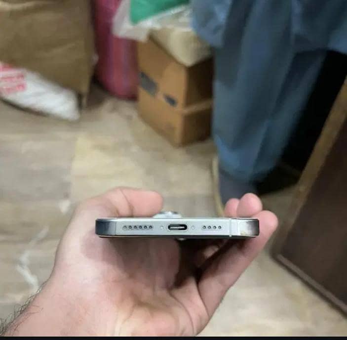 iphone 16 pro max 1