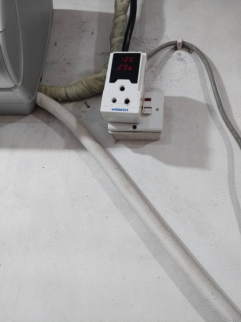 woxsn automatic AC protector 1