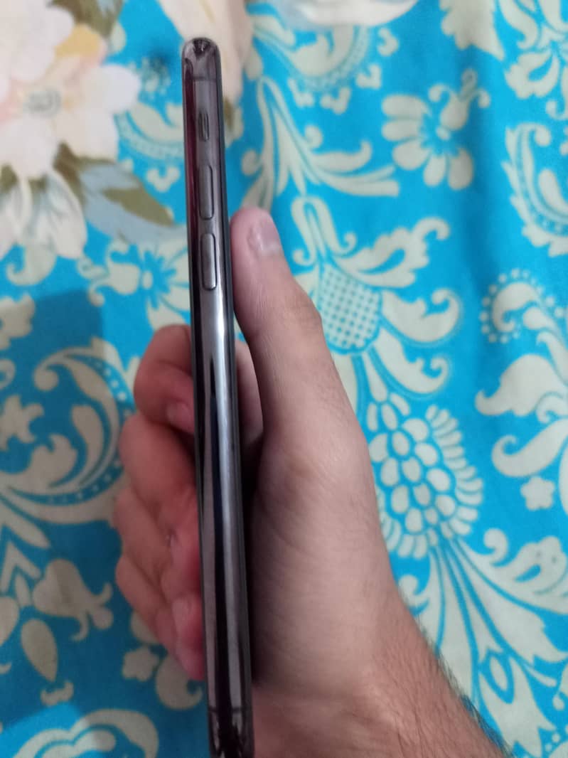 Apple iPhone 11 Pro 1