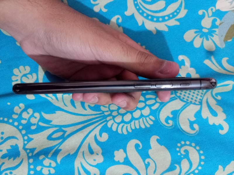 Apple iPhone 11 Pro 2