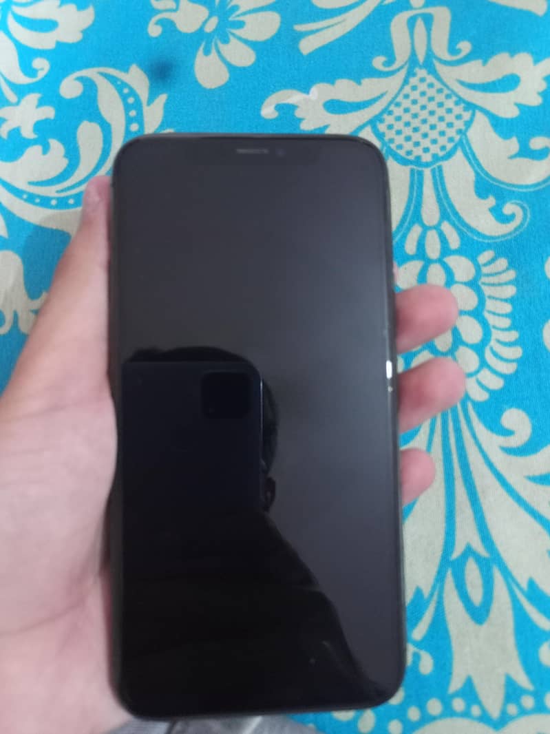 Apple iPhone 11 Pro 4