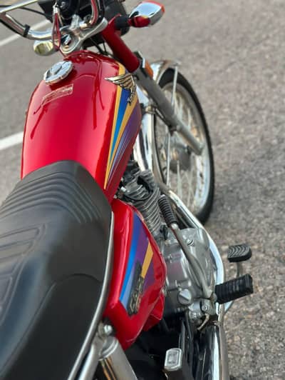 Honda 125 cc bike argent for sale 0329=96=49=453