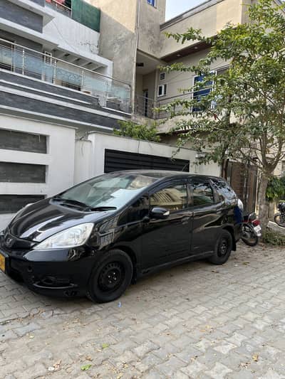 Honda Fit 2012 shuttle hybrid