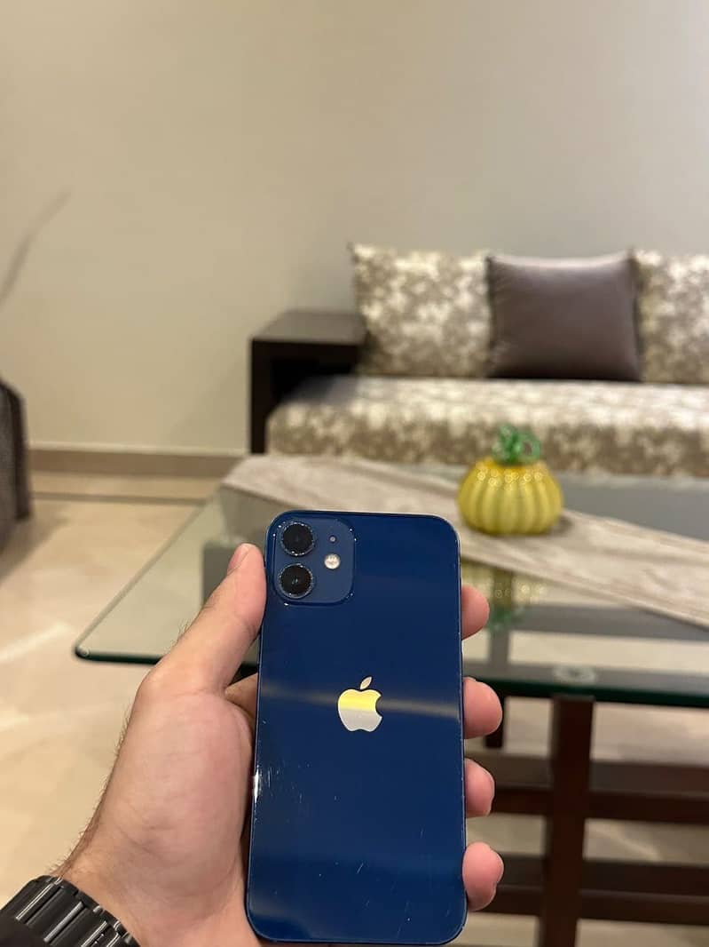 Apple iPhone 12 mini 0