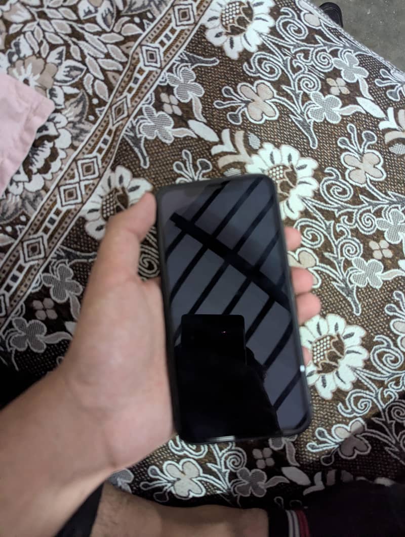 Apple iPhone 11 8