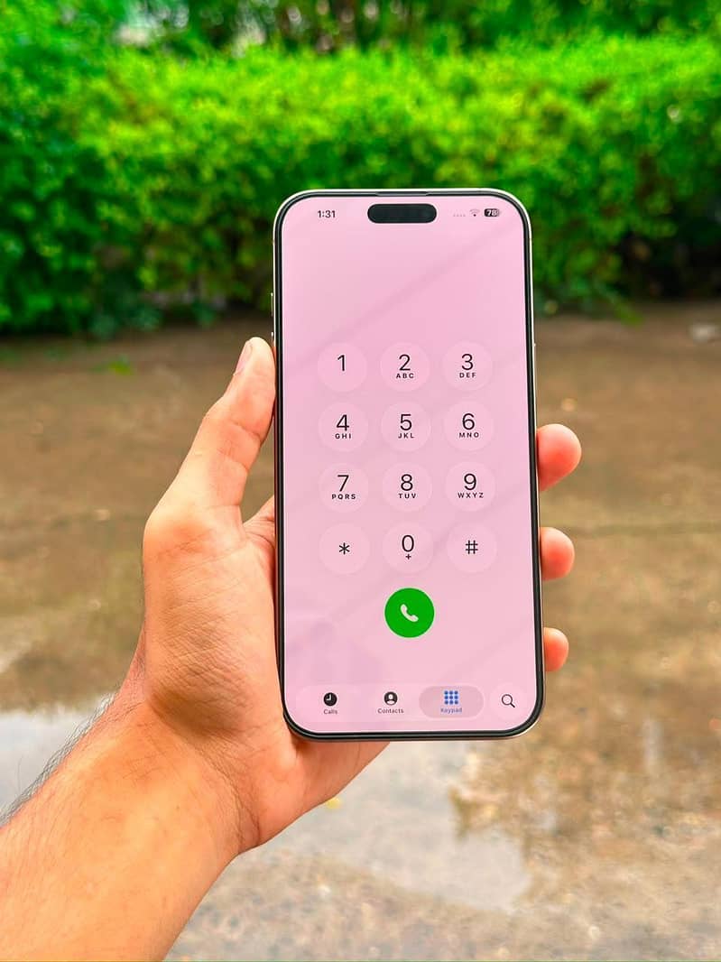 Apple iPhone 16 Pro Max 1