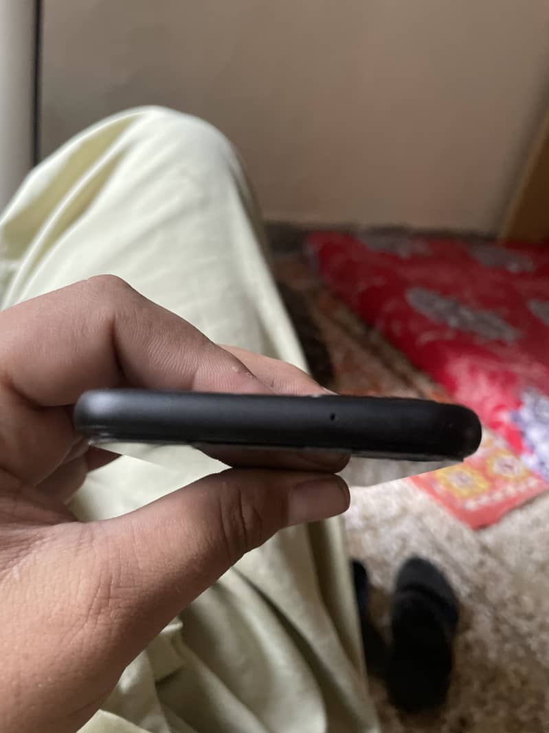 Google Pixel 4.  Snapdragon 855 1