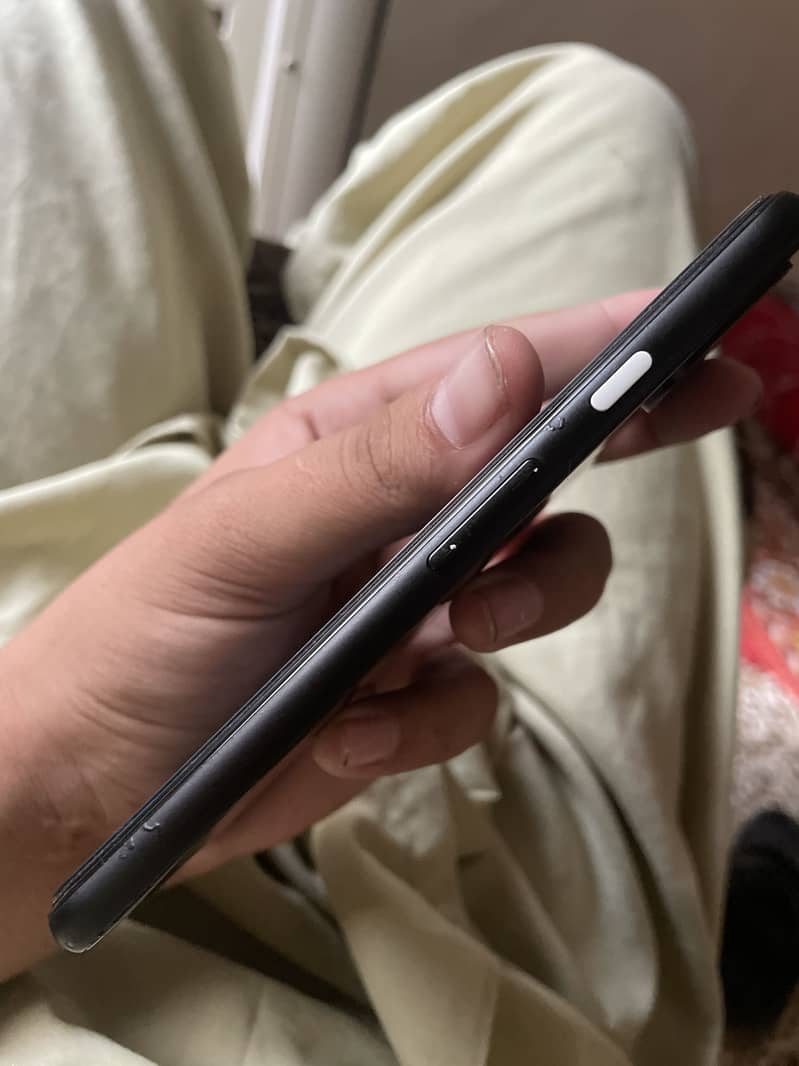 Google Pixel 4.  Snapdragon 855 6