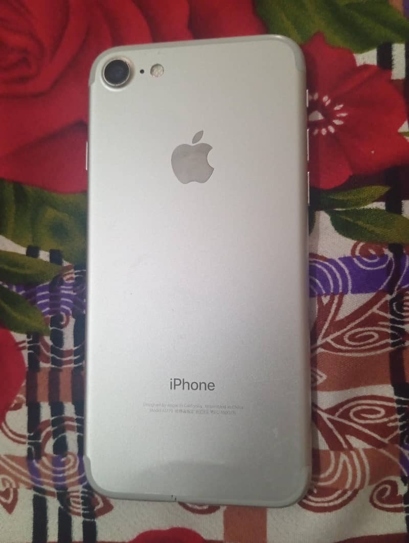 Apple iPhone 7 1