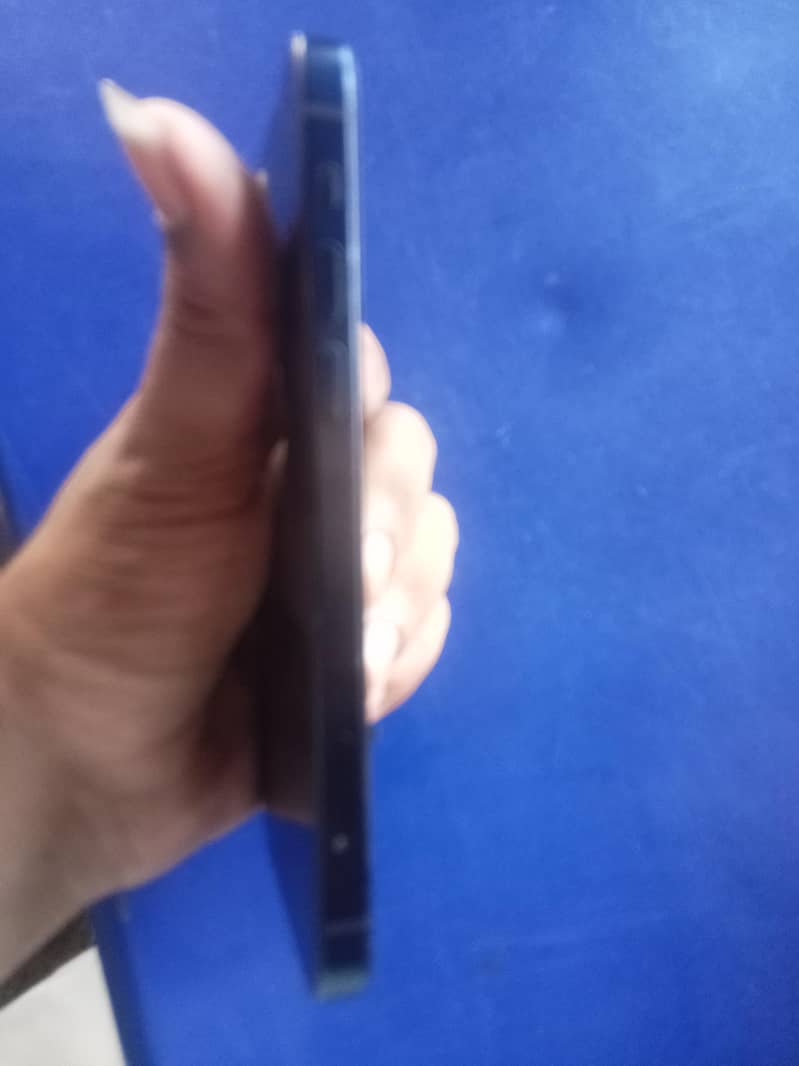 Apple iPhone 12 2