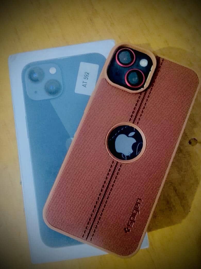 Apple iPhone 13 4