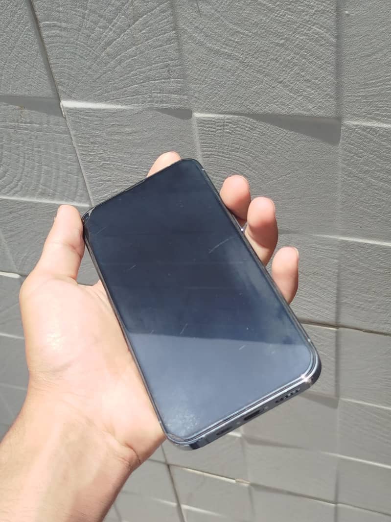 Apple iPhone 13 Pro 4