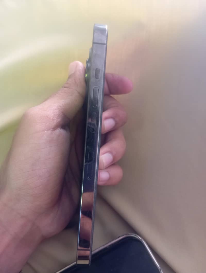 Apple iPhone 13 Pro 1