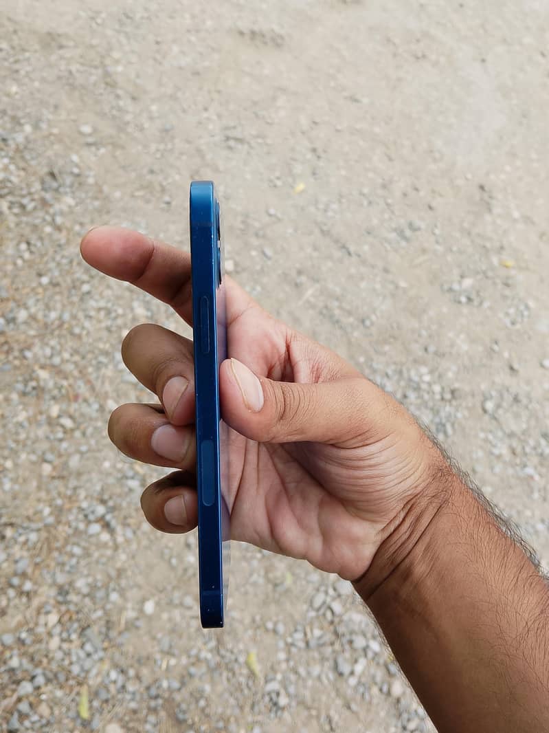 Apple iPhone 12 3