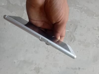 Sony Xperia 8