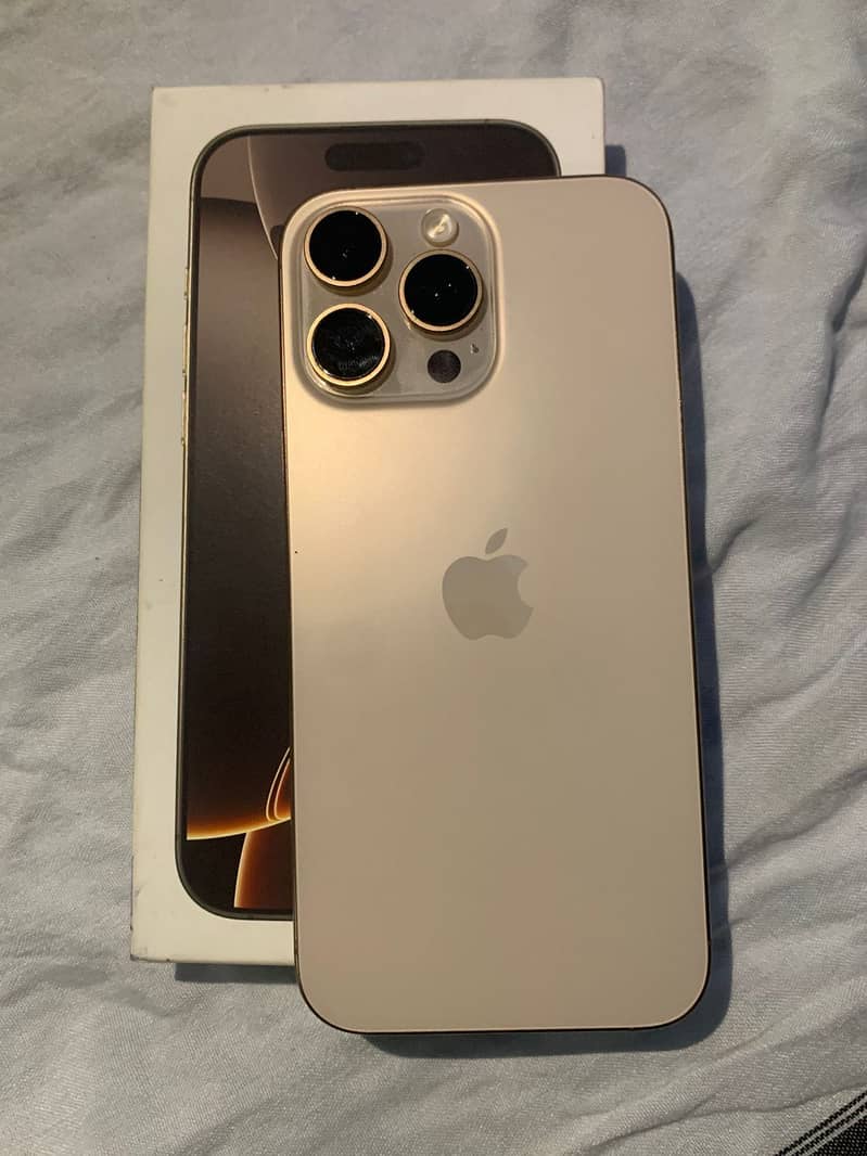 Apple iPhone 16 Pro Max 0