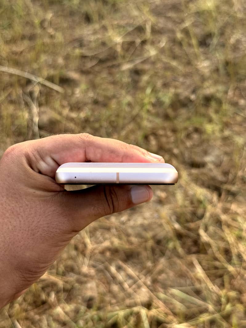 Google Pixel 8 3
