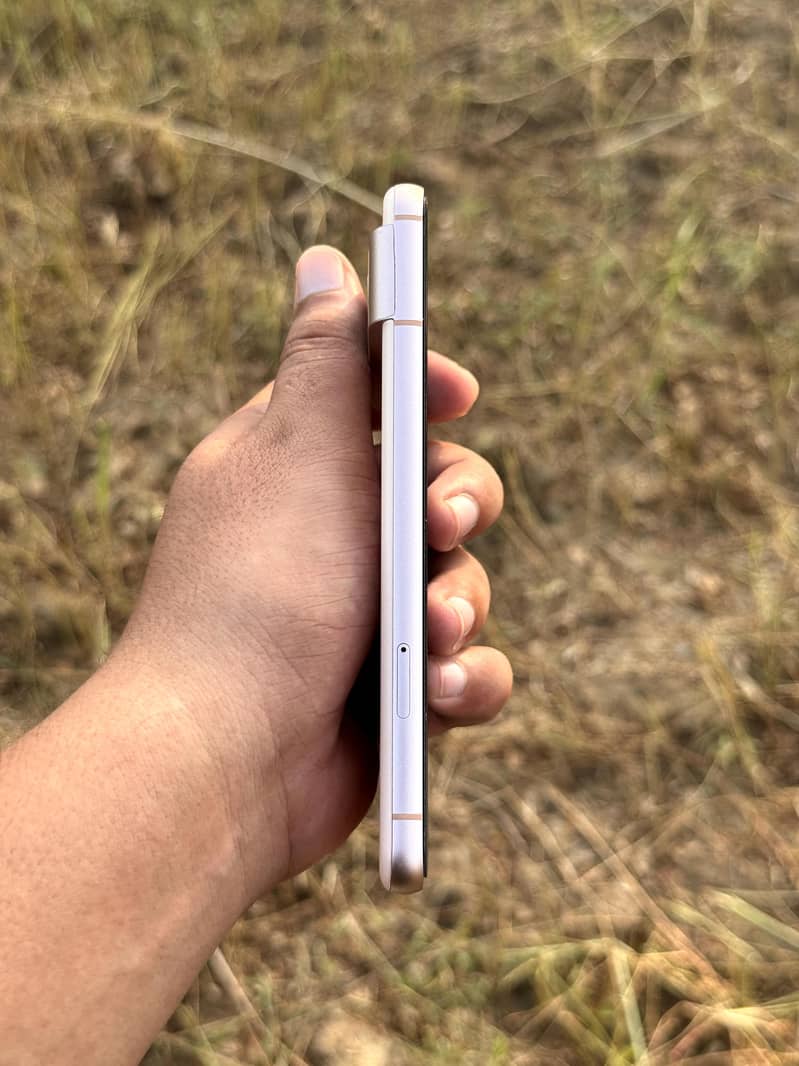 Google Pixel 8 5
