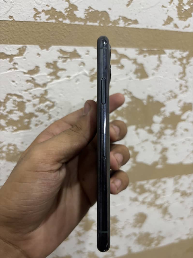 Apple iPhone 11 Pro 2